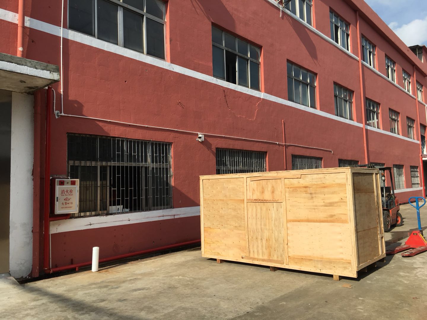 數控自動鉆孔機出貨山東！